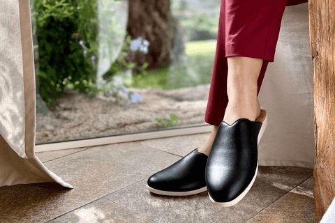 House Mules | Black - Apalipapa