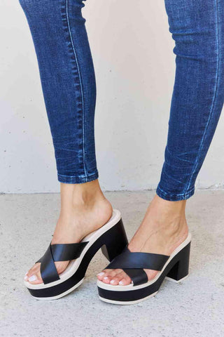 Weeboo Cherish The Moments Contrast Platform Sandals in Black - Apalipapa